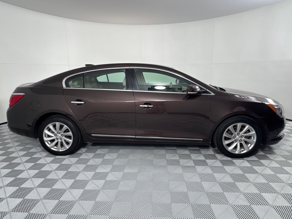 2016 Buick Lacrosse Image 4