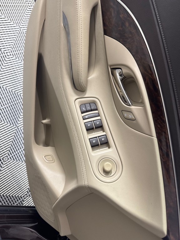 2016 Buick Lacrosse Image 9