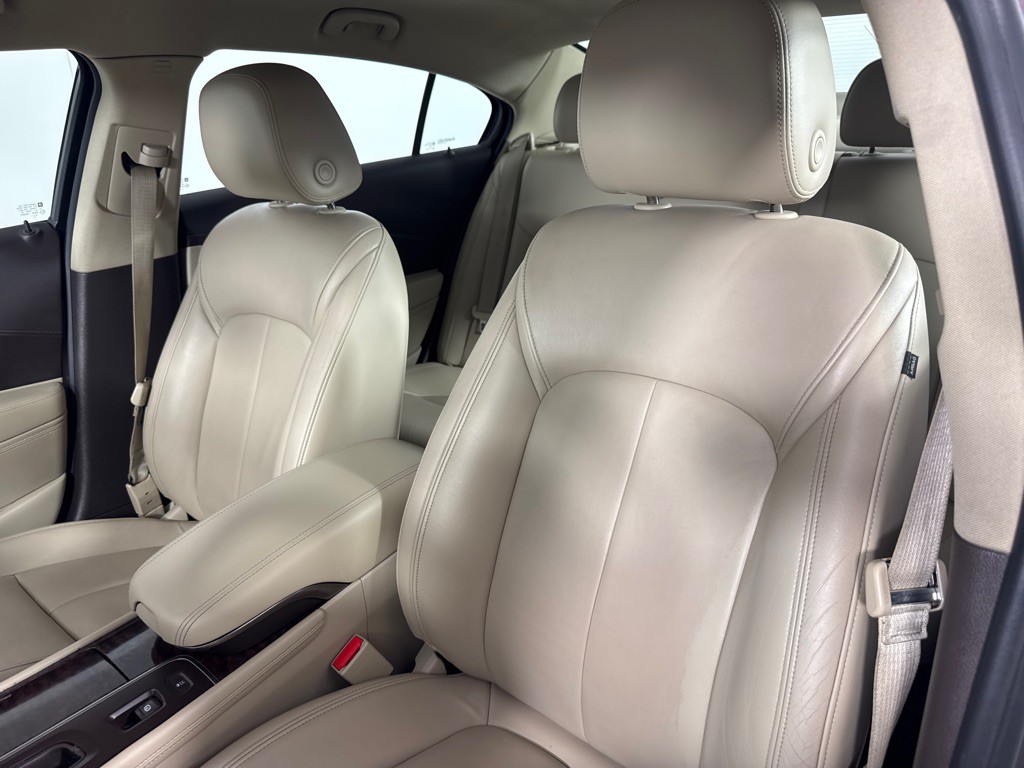 2016 Buick Lacrosse Image 11