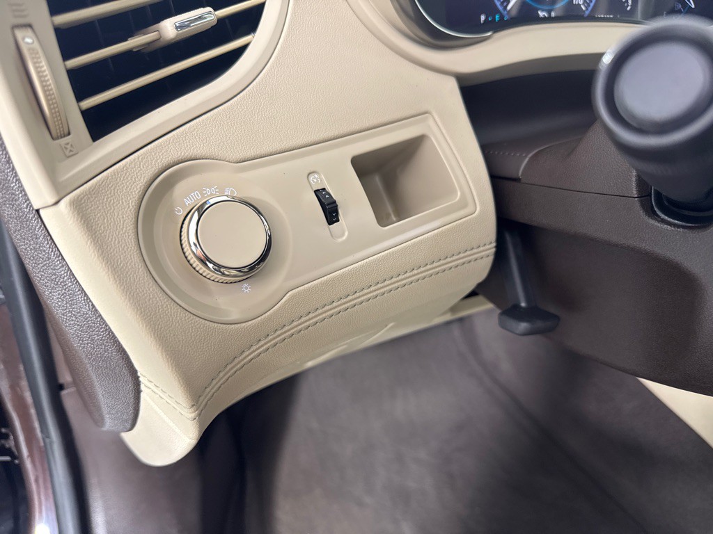 2016 Buick Lacrosse Image 12