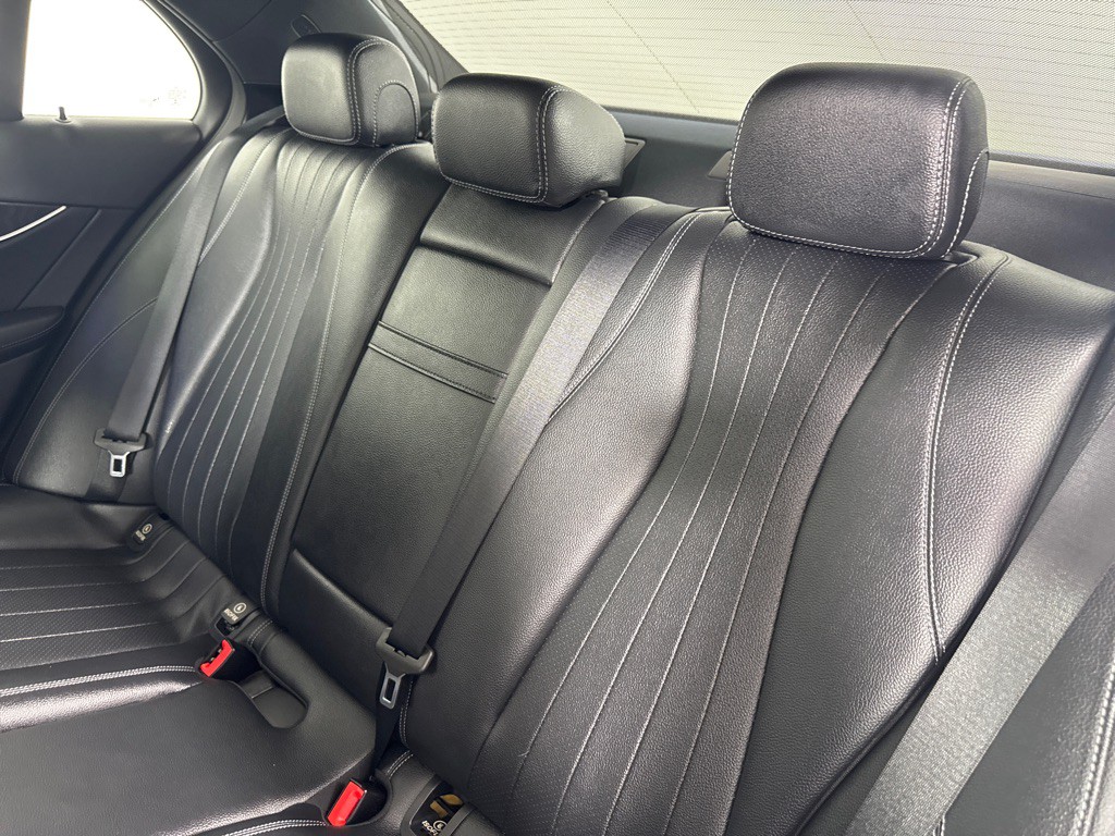 2019 Mercedes-Benz E-Class Image 19