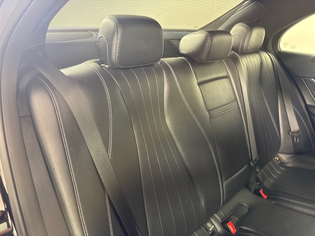 2019 Mercedes-Benz E-Class Image 21