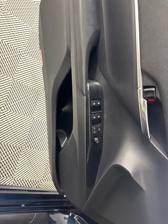 2019 Toyota Camry Image 7
