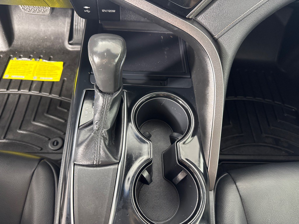 2019 Toyota Camry Image 13