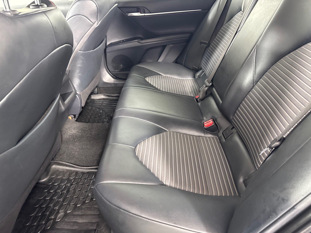2019 Toyota Camry Image 14