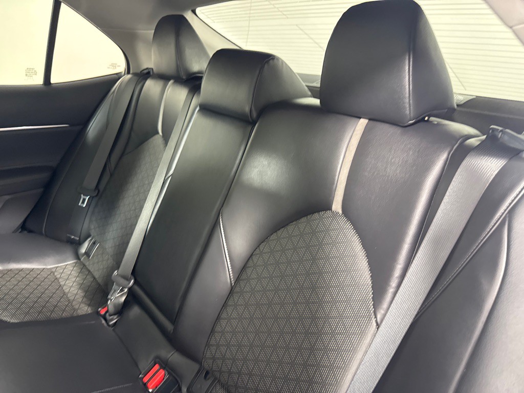 2018 Toyota Camry Image 22
