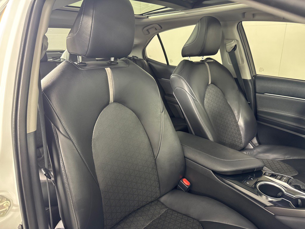 2018 Toyota Camry Image 26