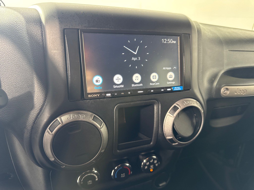 2015 Jeep Wrangler Unlimited Image 17