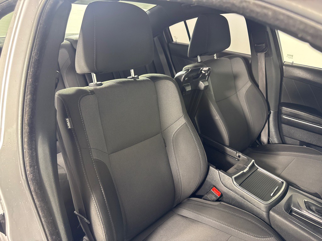 2015 Dodge Charger Image 21