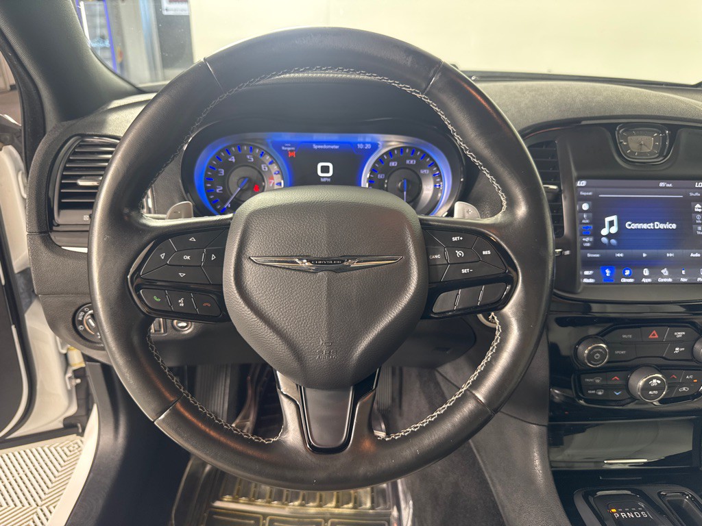 2019 Chrysler 300 Image 17