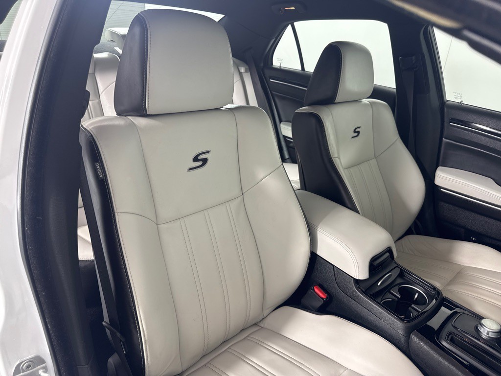 2019 Chrysler 300 Image 26
