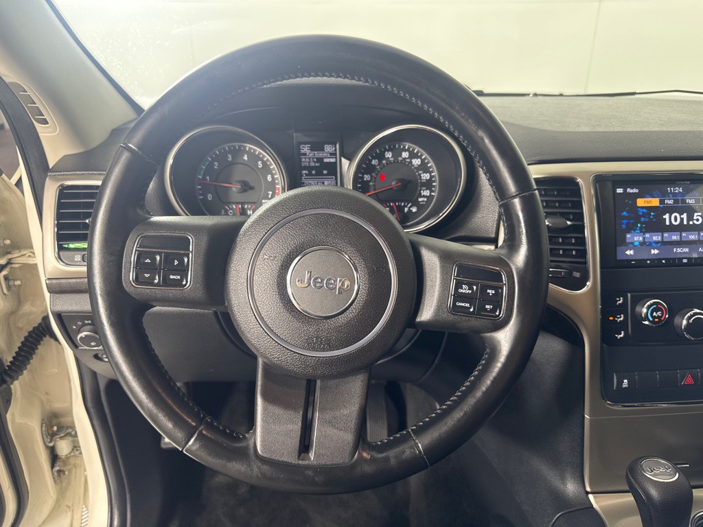 2011 Jeep Grand Cherokee Image 15
