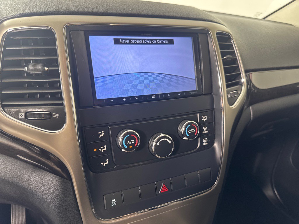 2011 Jeep Grand Cherokee Image 17