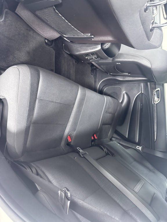 2011 Jeep Grand Cherokee Image 19