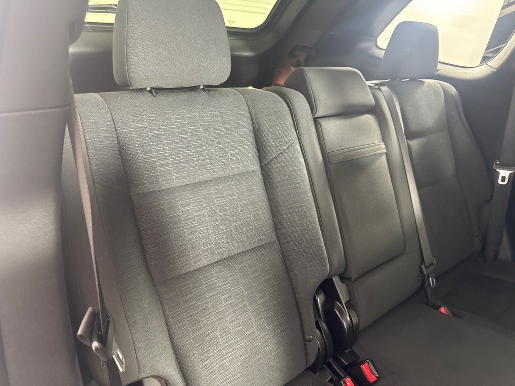 2011 Jeep Grand Cherokee Image 23