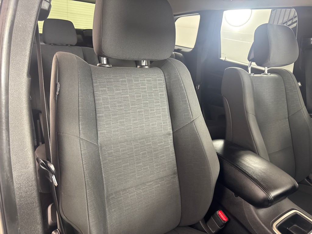 2011 Jeep Grand Cherokee Image 25