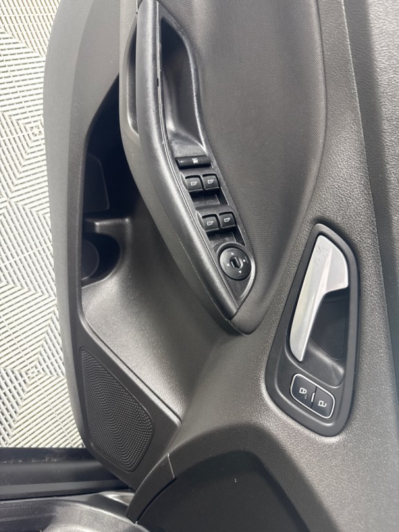 2016 Ford Focus Image 12