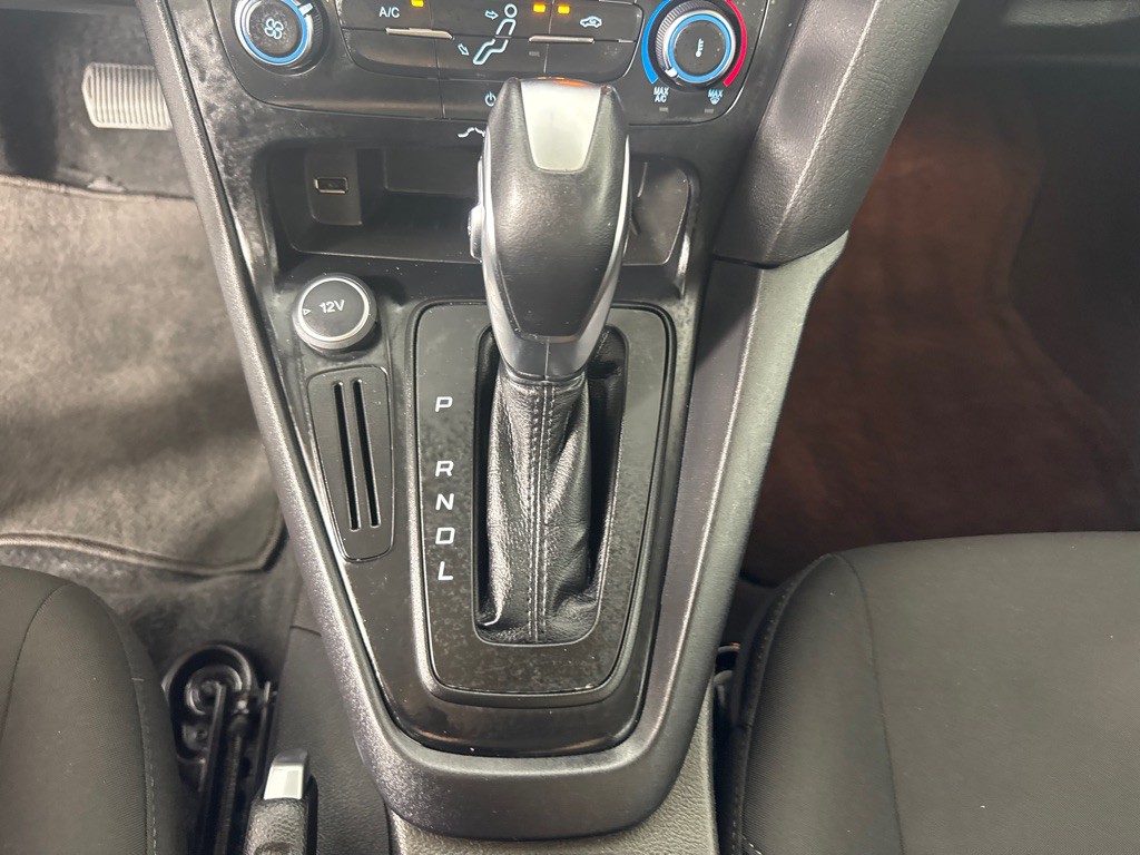 2016 Ford Focus Image 18
