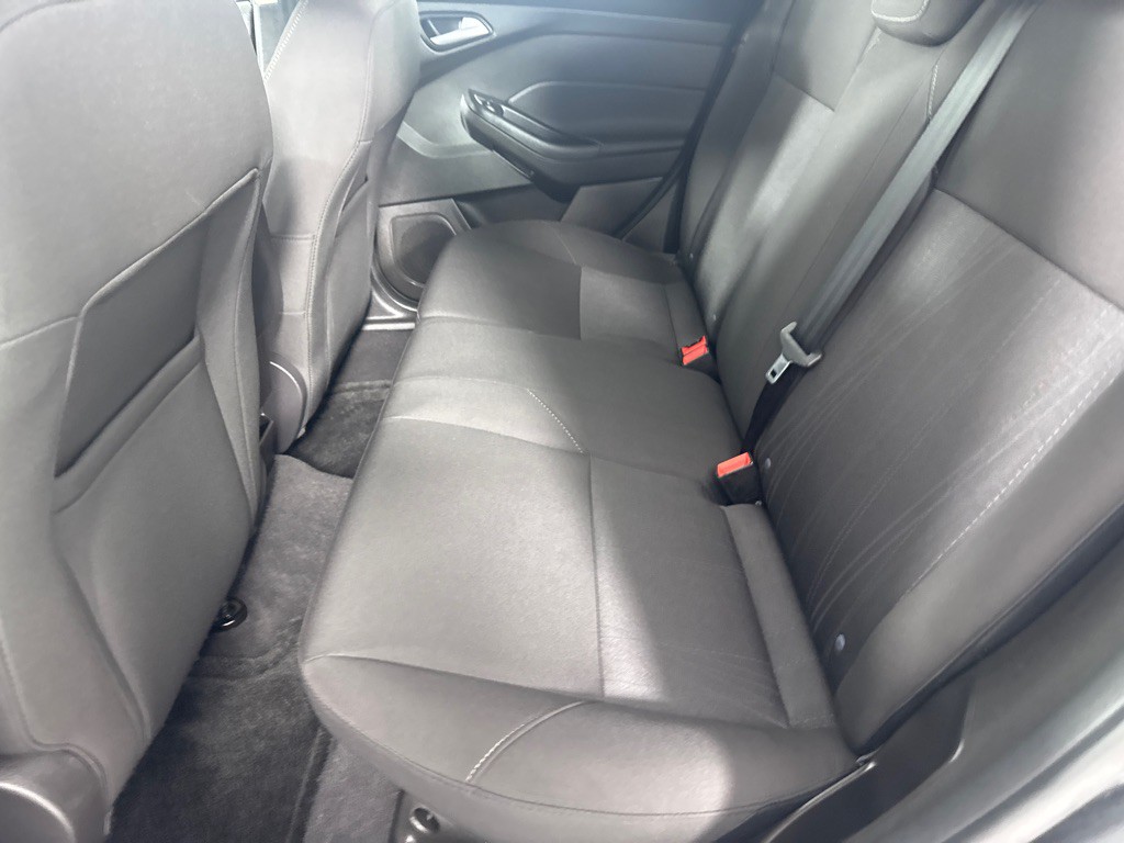2016 Ford Focus Image 19