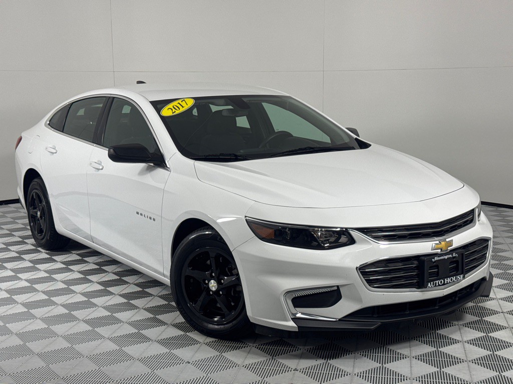 2017 Chevrolet Malibu Image 2