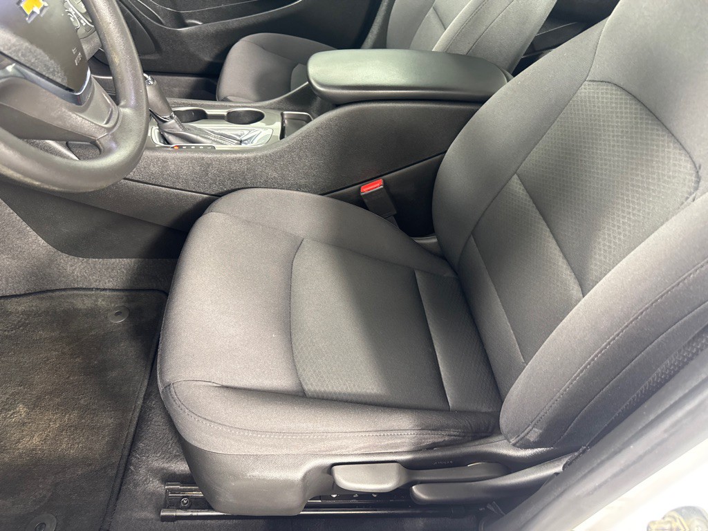 2017 Chevrolet Malibu Image 11
