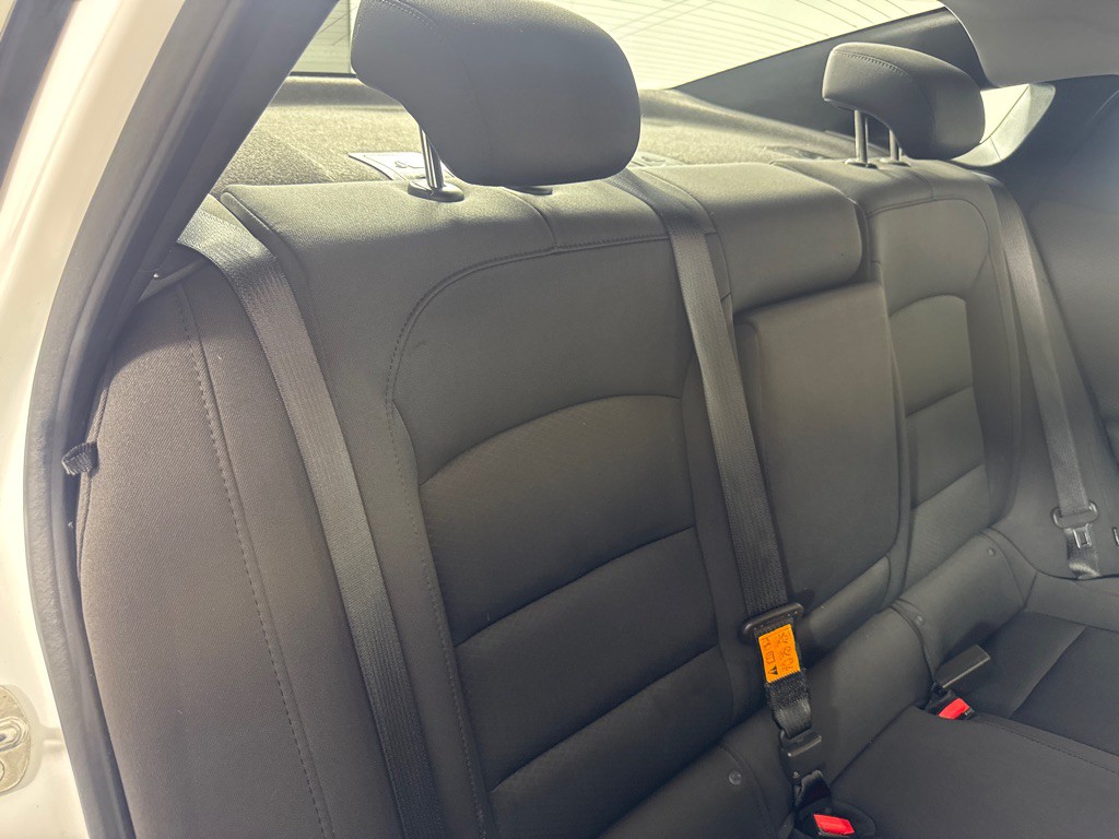 2017 Chevrolet Malibu Image 21