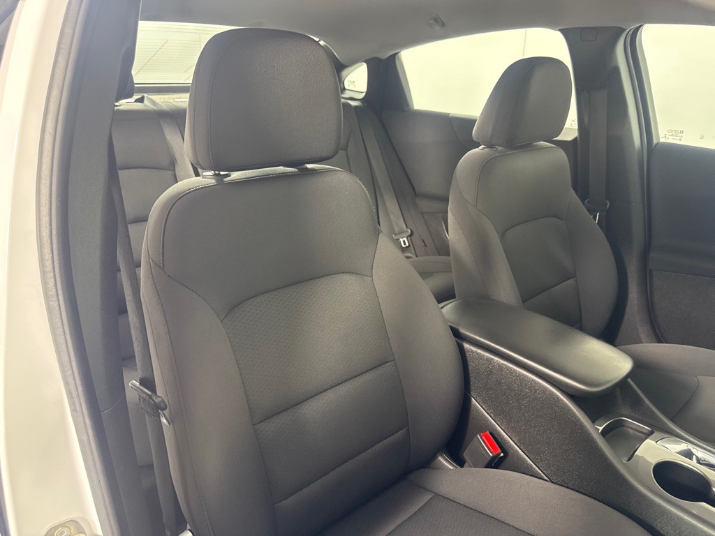 2017 Chevrolet Malibu Image 23