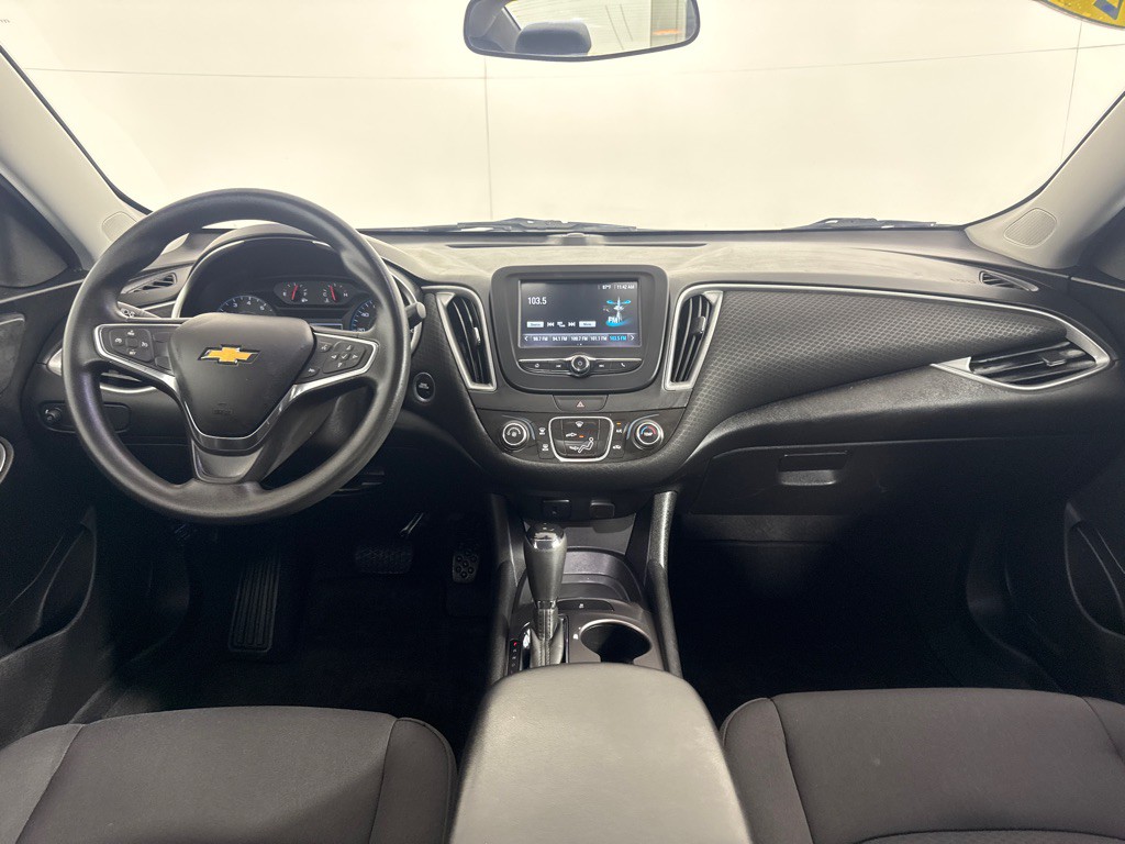 2017 Chevrolet Malibu Image 24