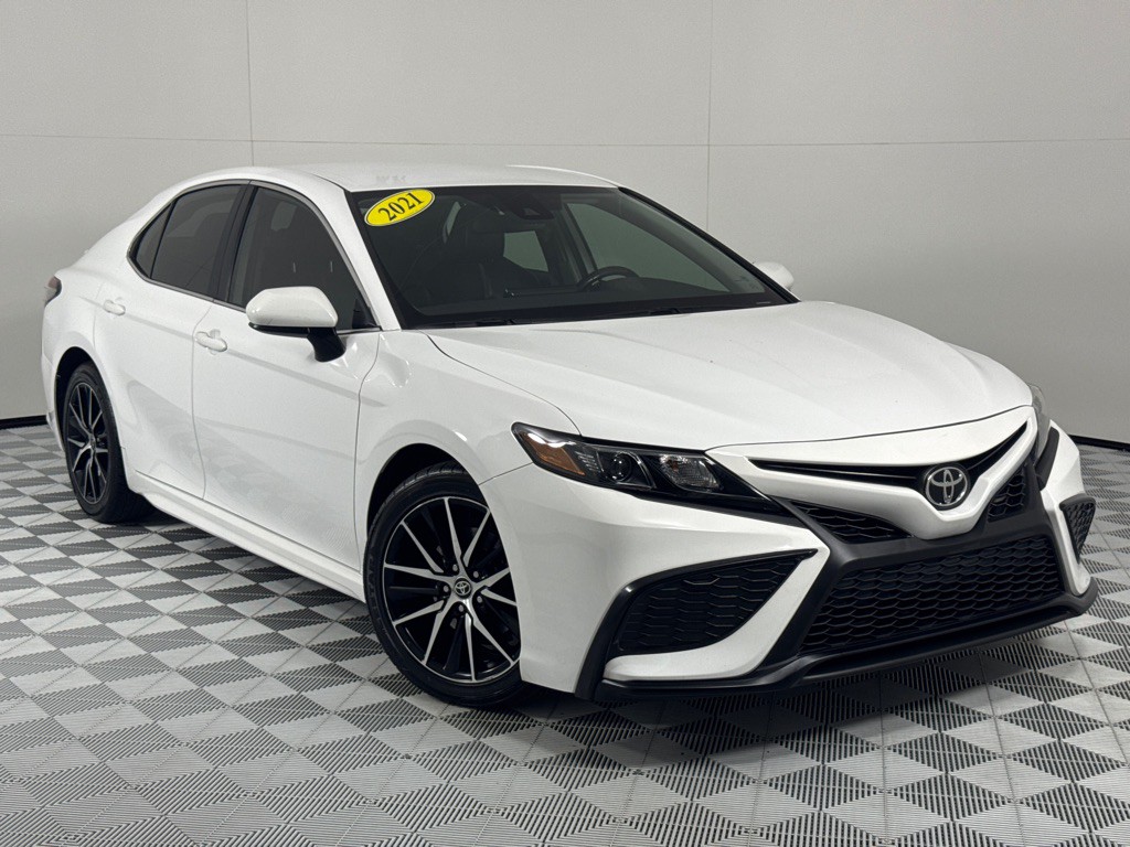 2021 Toyota Camry Image 2