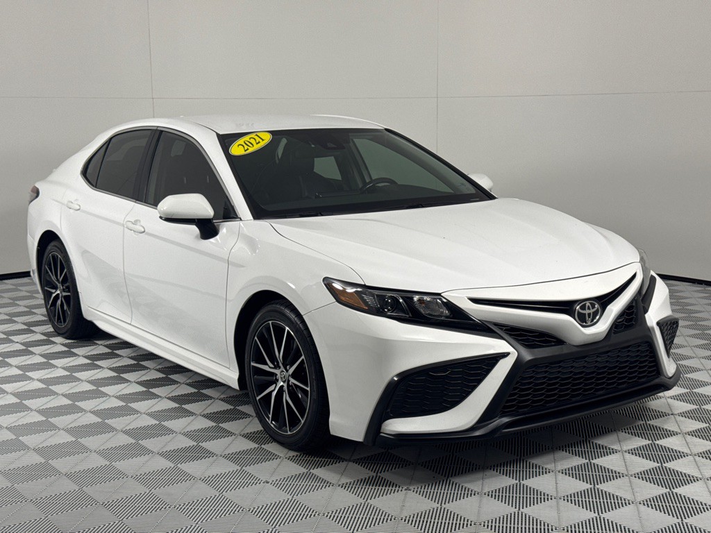 2021 Toyota Camry Image 3