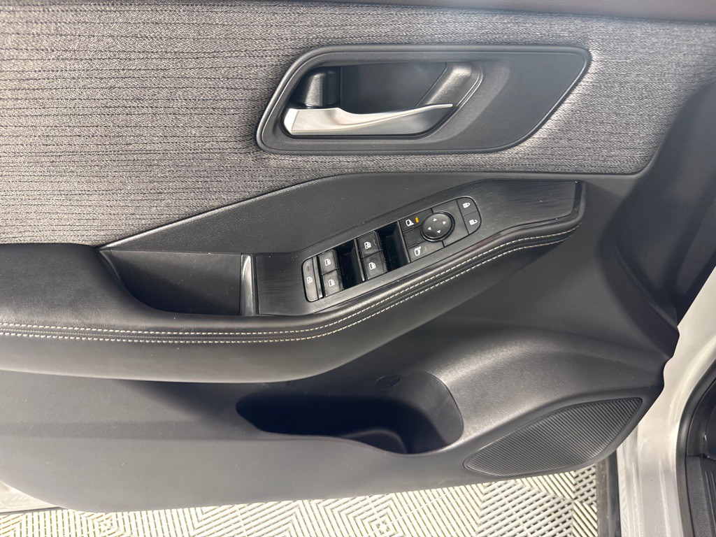 2021 Nissan Rogue Image 13