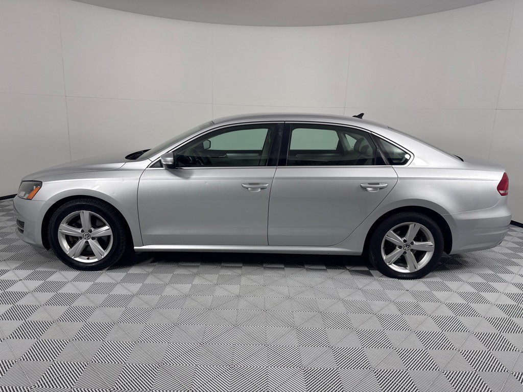 2013 Volkswagen Passat Image 5
