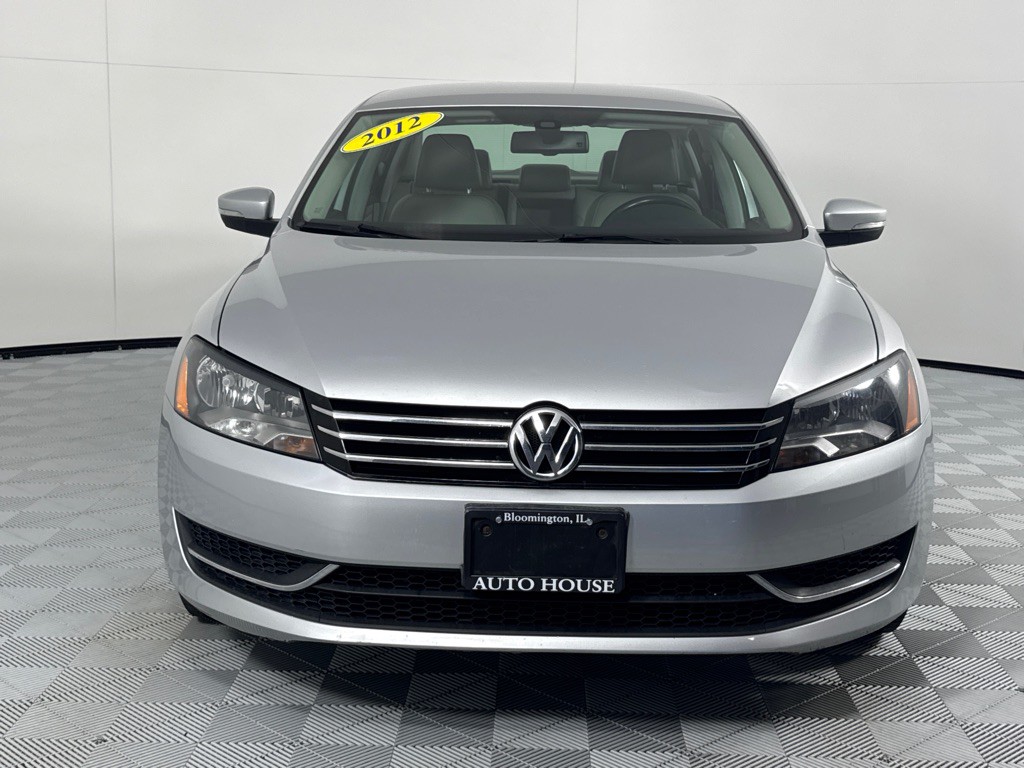 2013 Volkswagen Passat Image 8