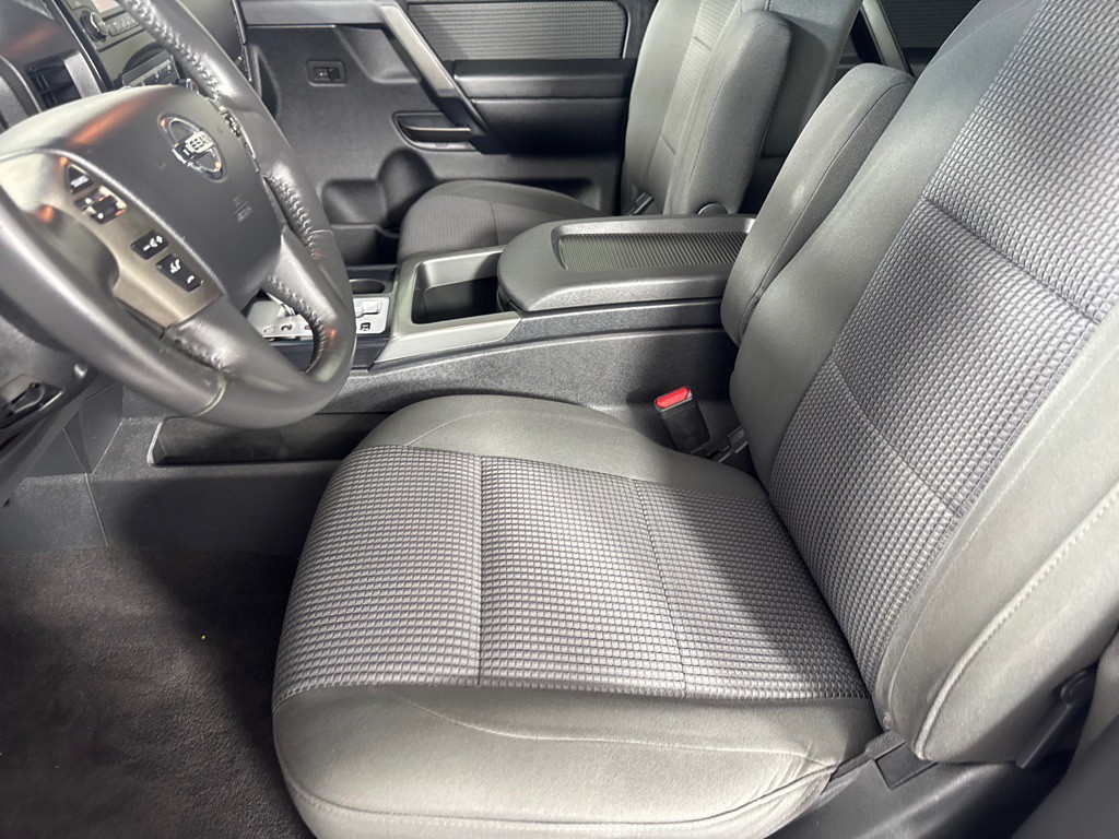 2014 Nissan Titan Image 11
