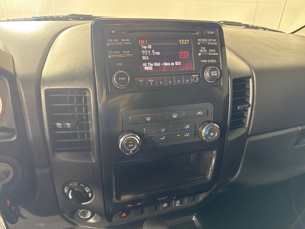 2014 Nissan Titan Image 14