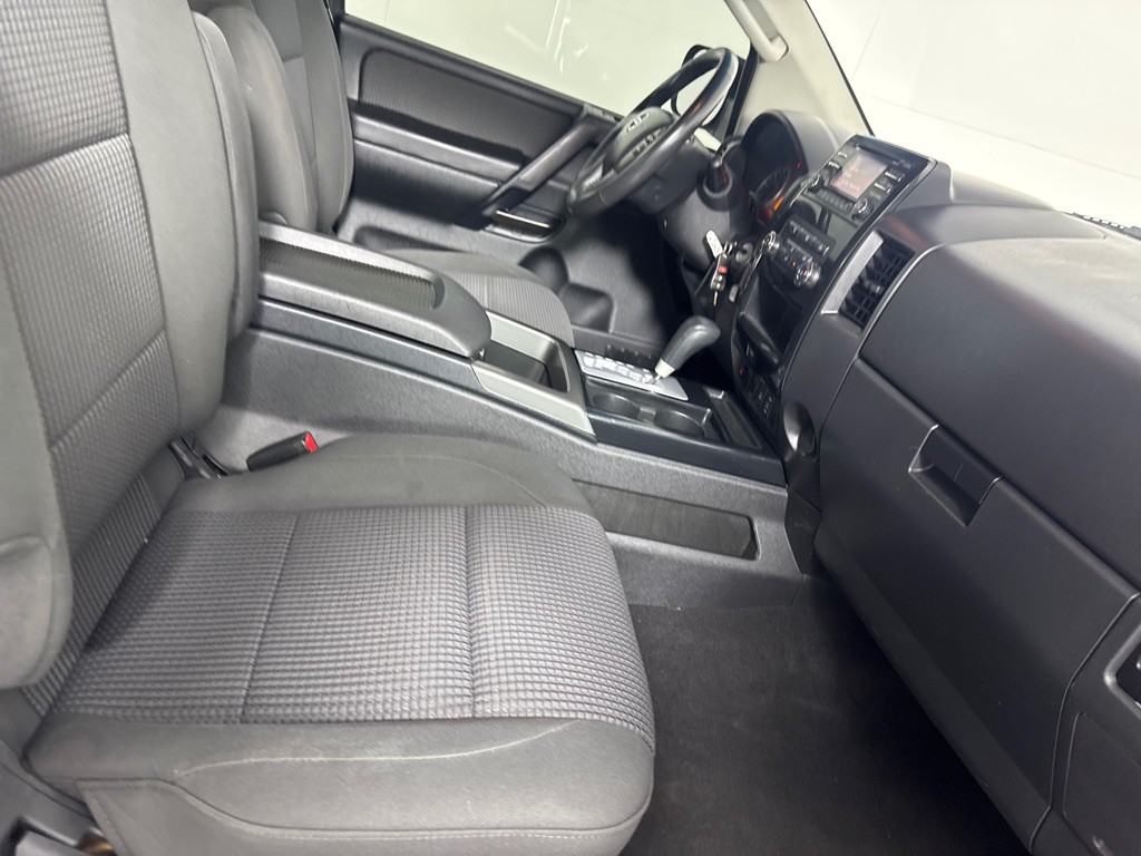 2014 Nissan Titan Image 21