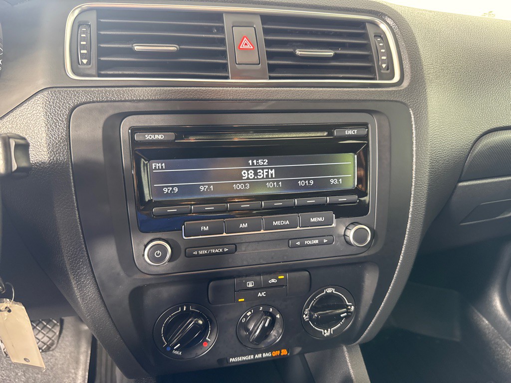 2014 Volkswagen Jetta Image 14