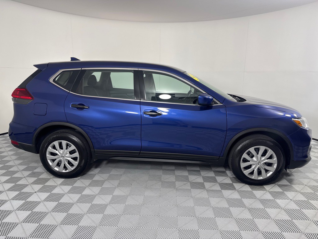 2017 Nissan Rogue Image 4