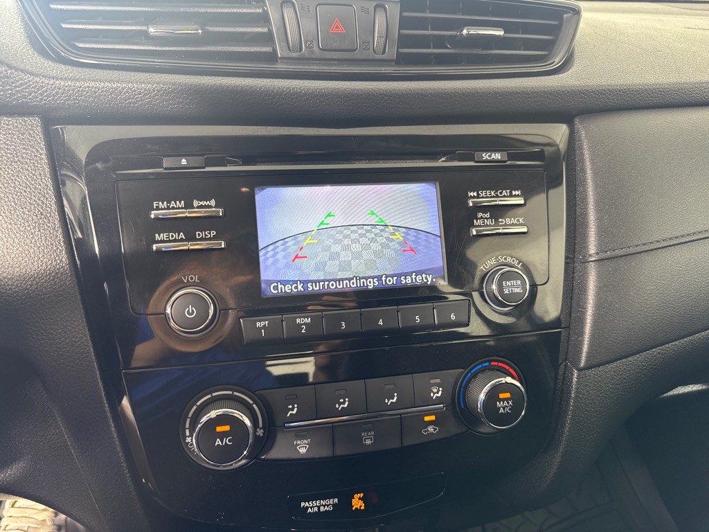 2017 Nissan Rogue Image 14