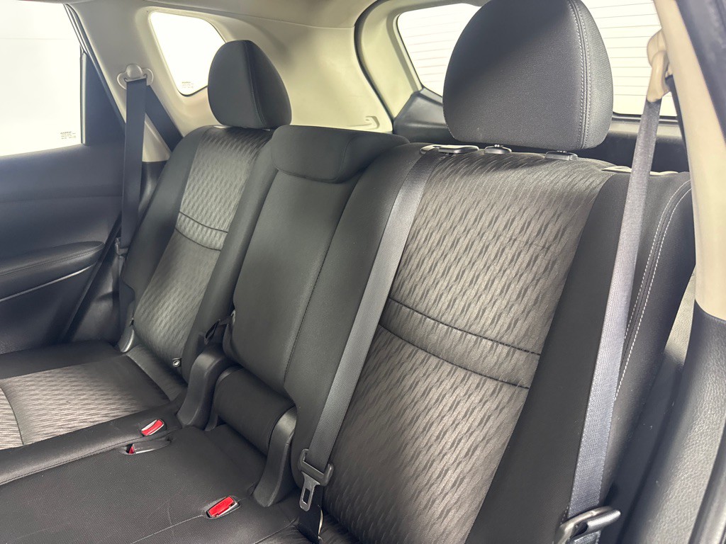 2017 Nissan Rogue Image 17