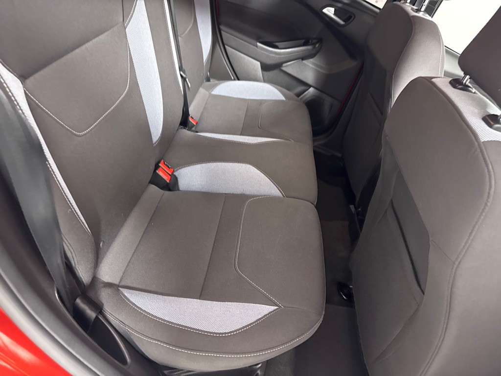 2018 Ford Focus Image 18