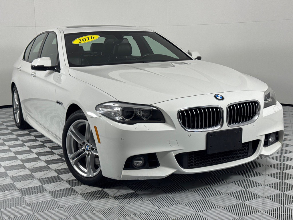 2016 BMW 5 Series Image 2