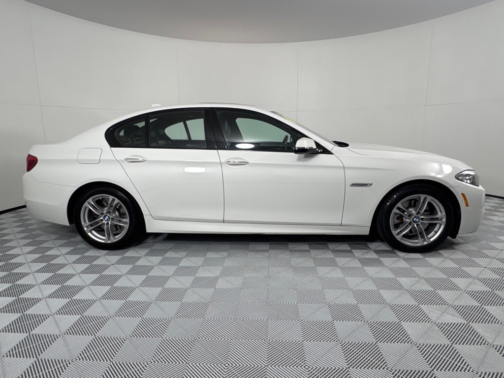 2016 BMW 5 Series Image 4