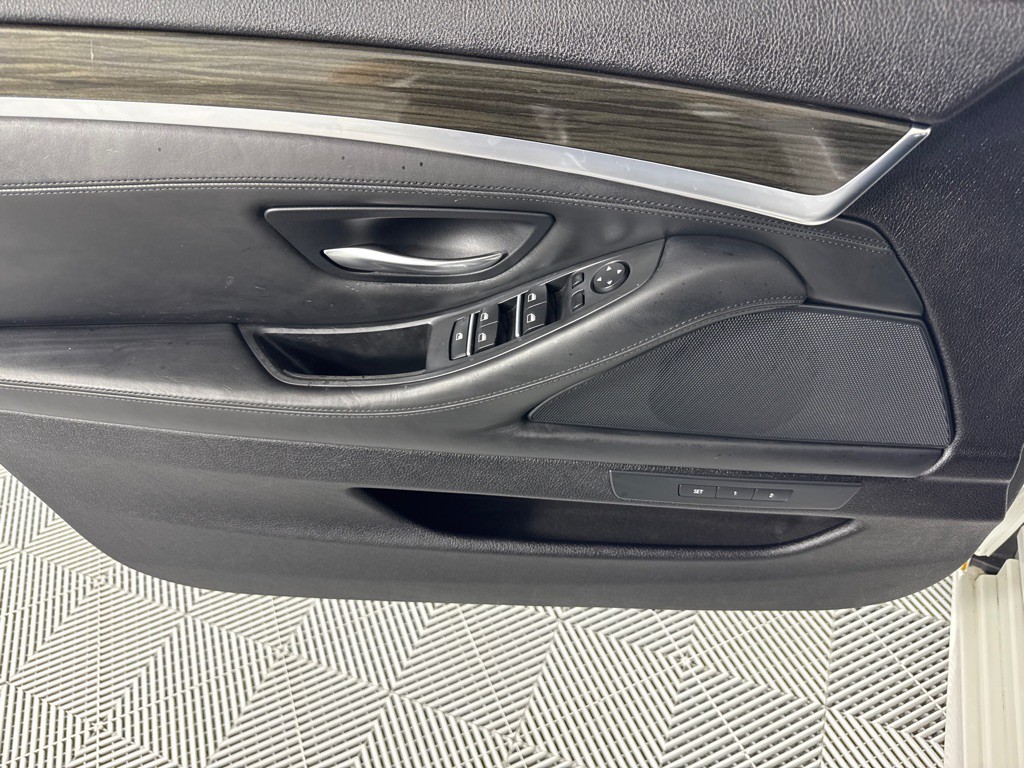 2016 BMW 5 Series Image 13