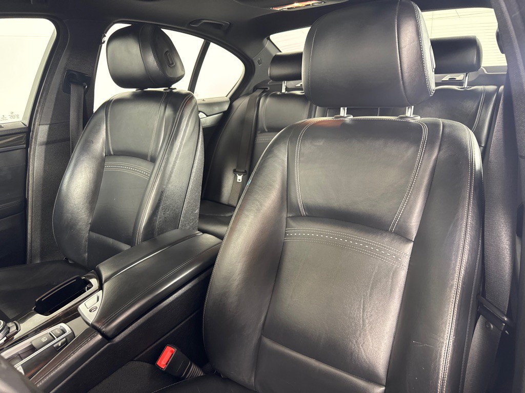 2016 BMW 5 Series Image 15