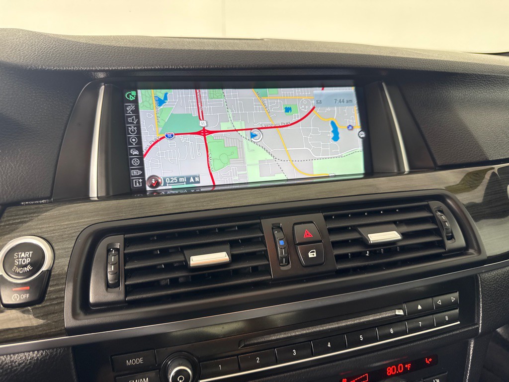 2016 BMW 5 Series Image 19