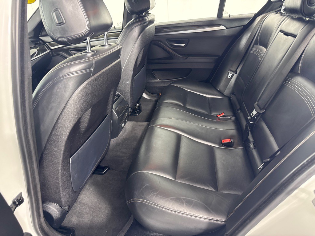 2016 BMW 5 Series Image 23