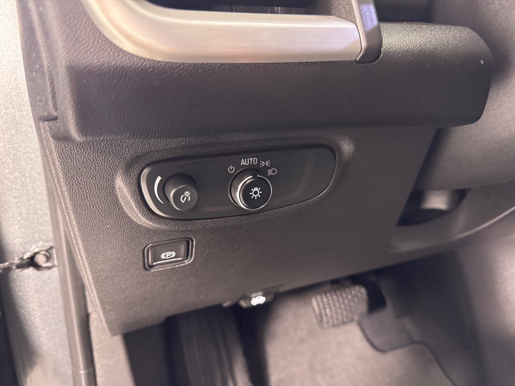 2021 GMC Terrain Image 16