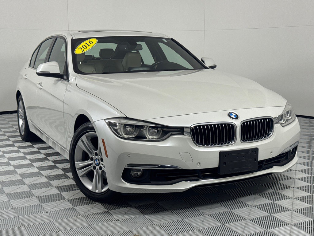 2016 BMW 3 Series Image 2