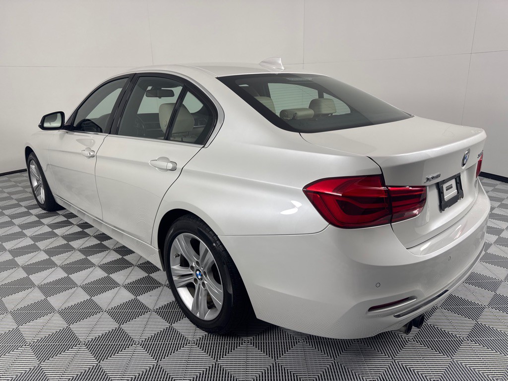 2016 BMW 3 Series Image 8